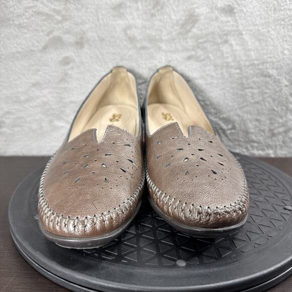 SAS Perforated Portobello Bronze Leather Slip On Heels Shoes Womens Size 10M - Picture 2 of 11